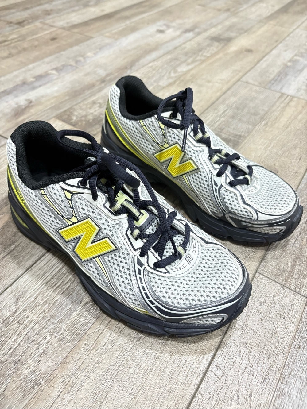 New Balance 740v2 Phantom Firefly athletic shoes